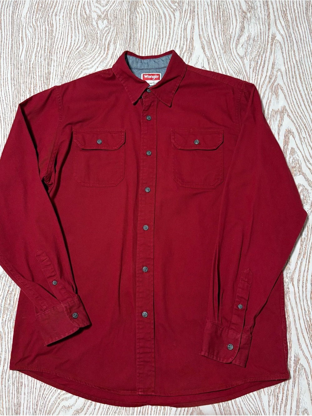 Wrangler Men’s Deep Red Long-Sleeve Button-Down Shirt M